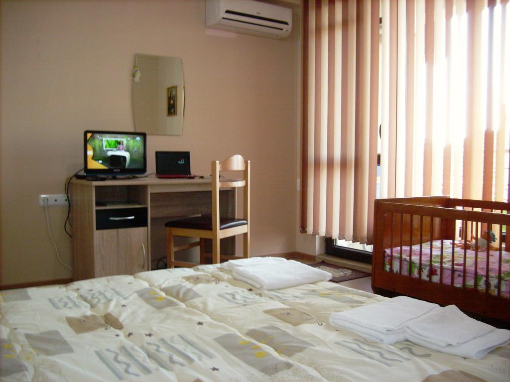 Ddenko Apartment Burgas Room photo